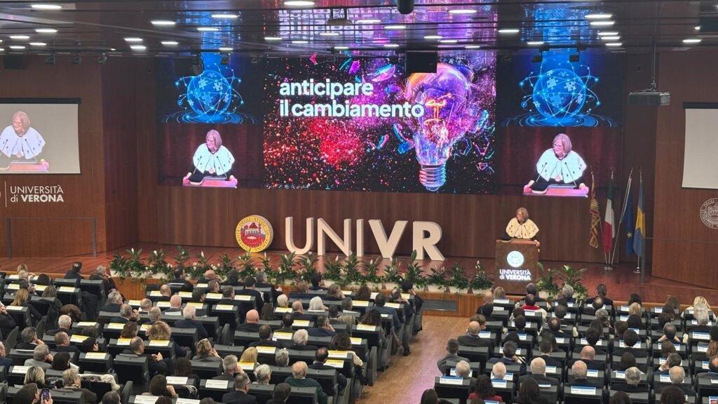 Università di Verona. Un LED wall scorrevole trasforma l’Aula Magna del Polo Zanotto