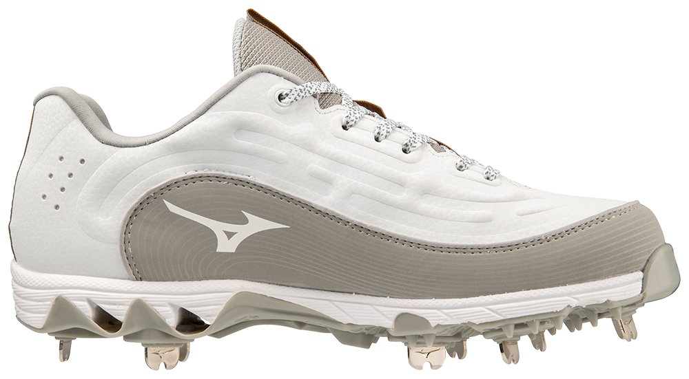 9-Spike Swift 8 Low Women's Metal Fastpitch Softball Cleat