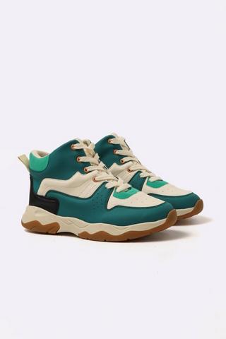 High Top Sneaker