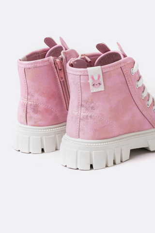 High Top Sneaker