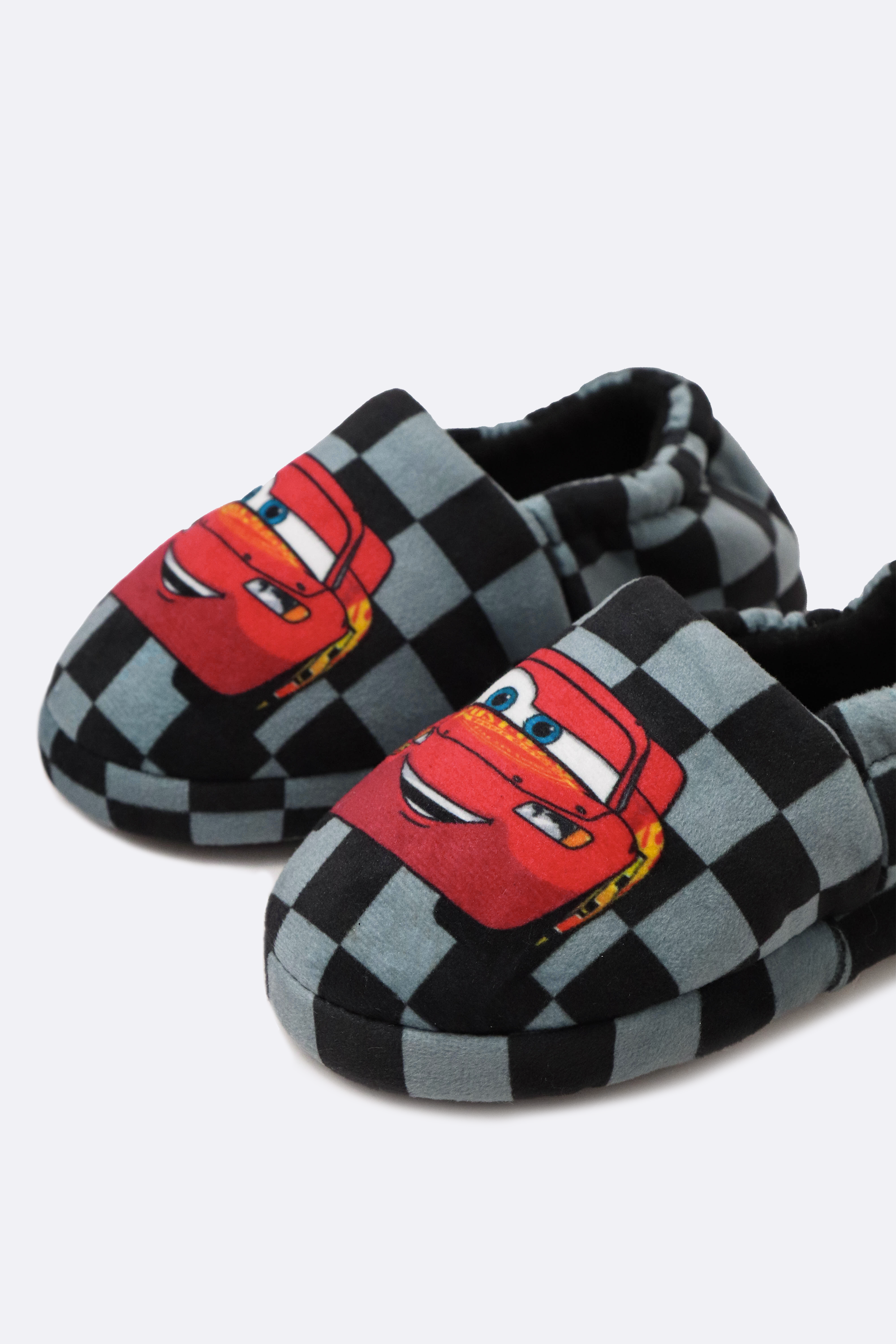 Lightning mcqueen 2024 slippers adults