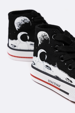 High Top Sneaker