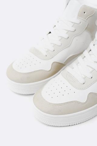High Top Sneaker