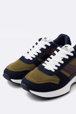 Trainer