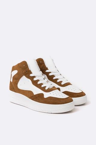 High Top Sneaker