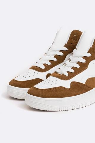 High Top Sneaker