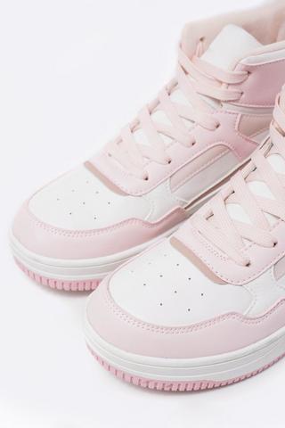 High Top Sneaker