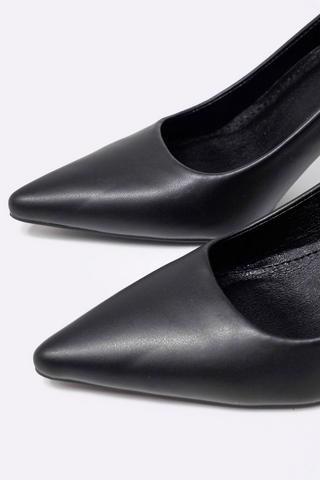 Court Heel