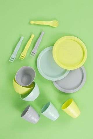 18 Piece Feeding Set