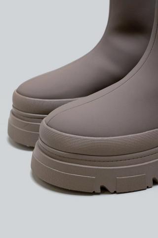 Chunky Chelsea Boot