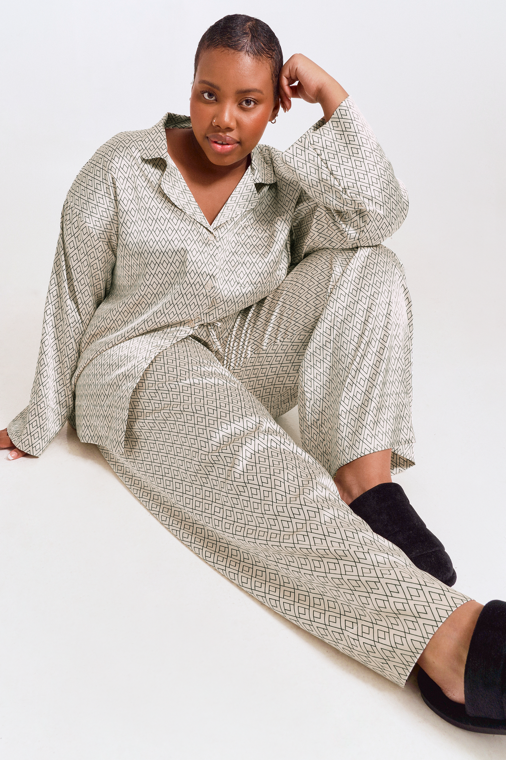 Silk discount pajamas price