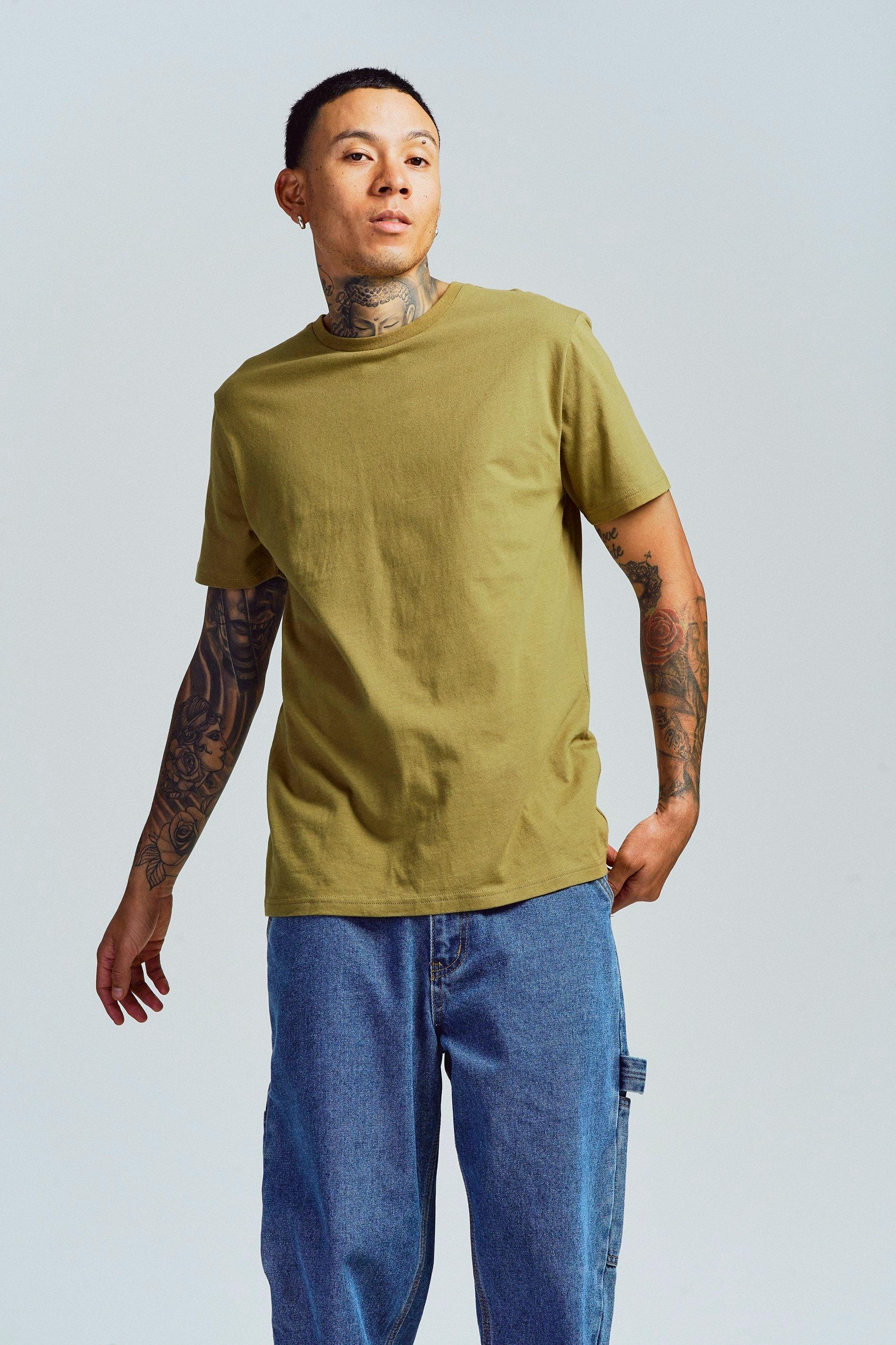 Mr Price | Men's casual t-shirt | Crew, turtle neck and regular fit t-shirt | Africa