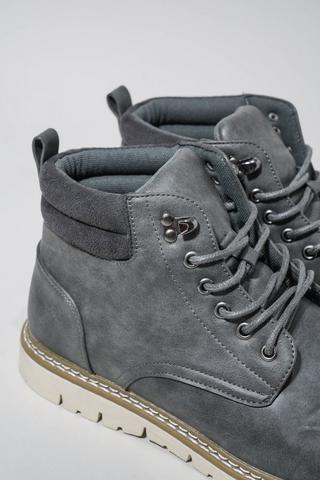 pervot lace up boot