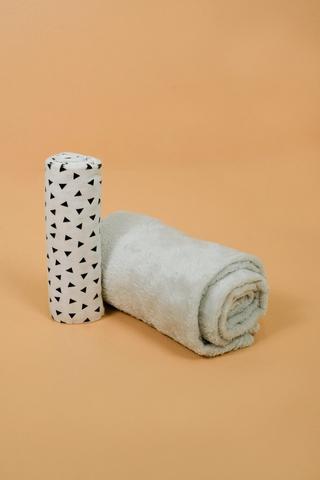 2 Pack Blankets