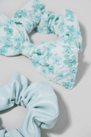 Scrunchie And Hair Grip Set