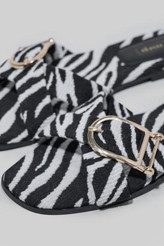 Cross-over Sandal