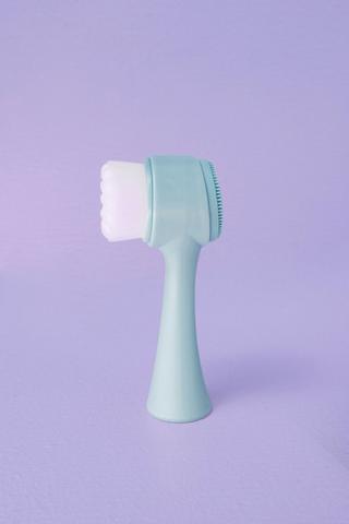 Facial Cleansing and Massaging Brush