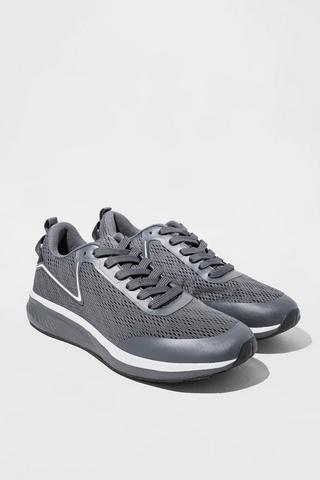 Trainer