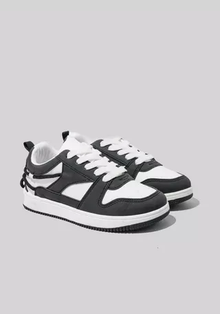 Lace-up Sneaker