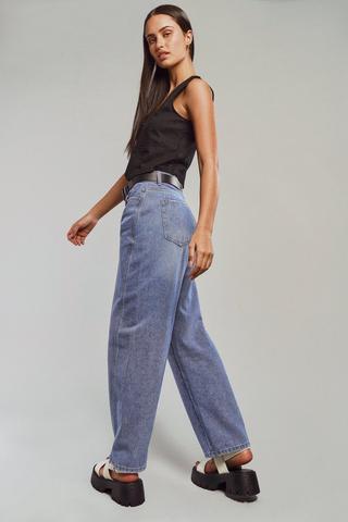 The Best Denim Trend of Spring 2020 - Carrot Leg Jeans