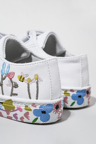 Sneaker