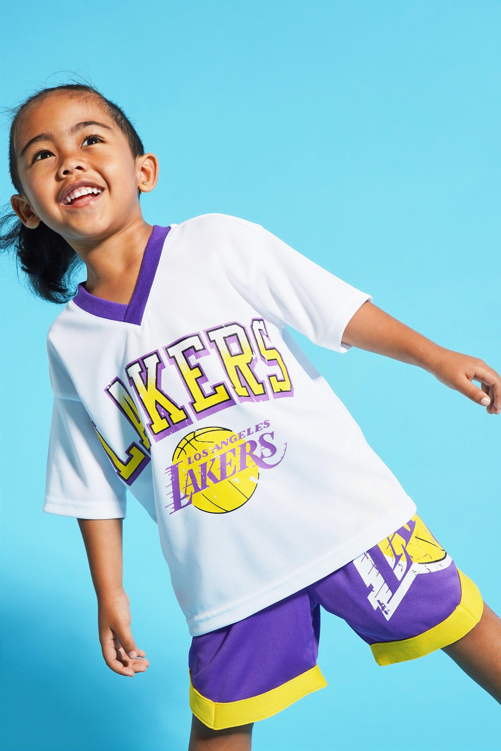 Kids deals lakers shirt