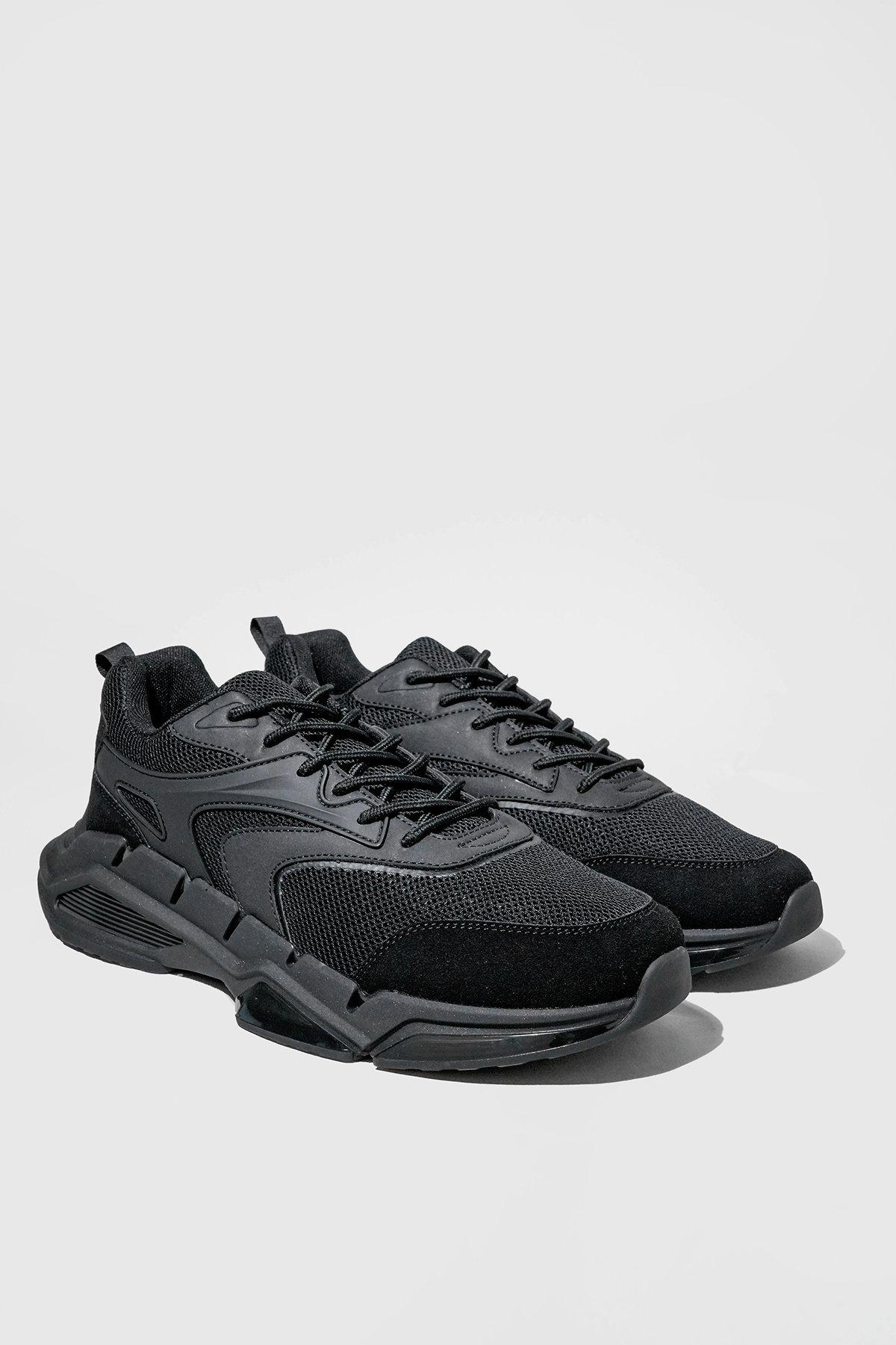 Trainer