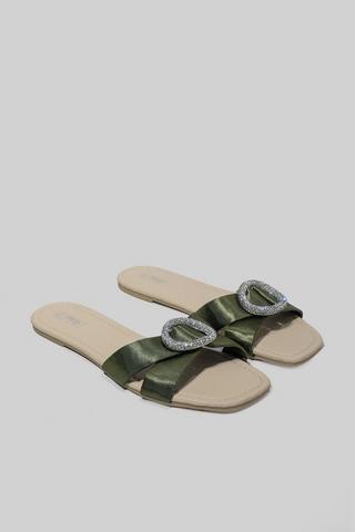 Cross-over Sandal
