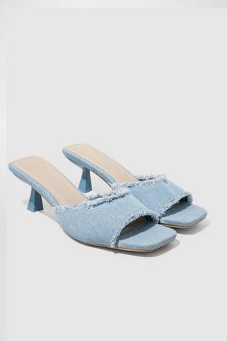 Slip-on Kitten Heel