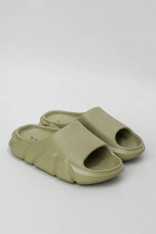 Boys sliders best sale size 7