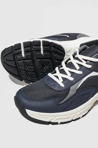 Trainer