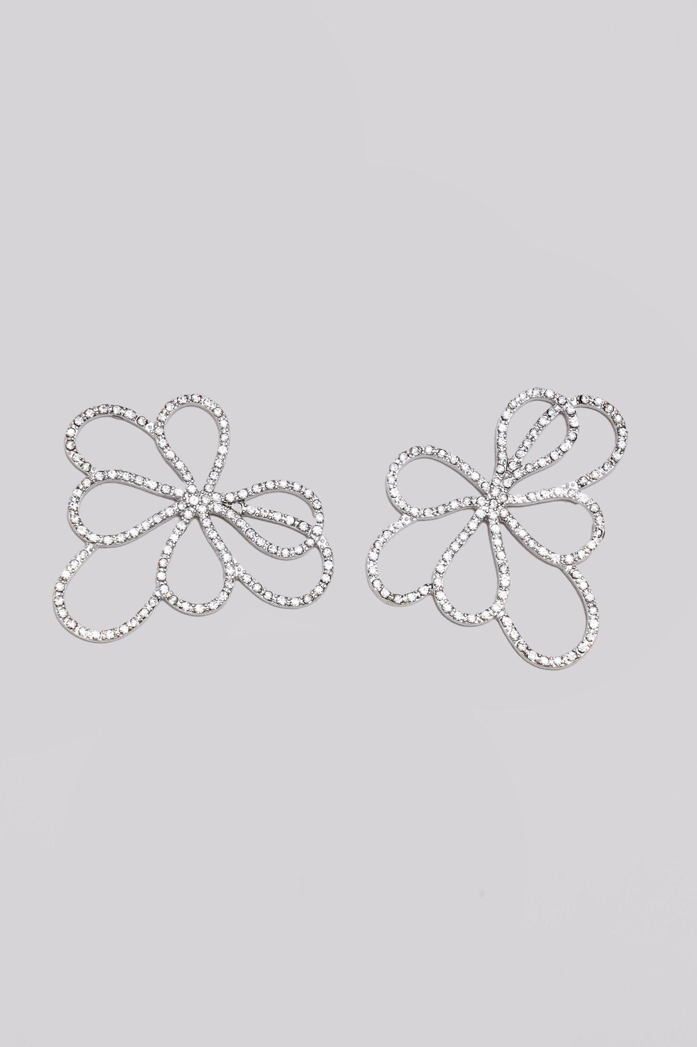 stud-earrings