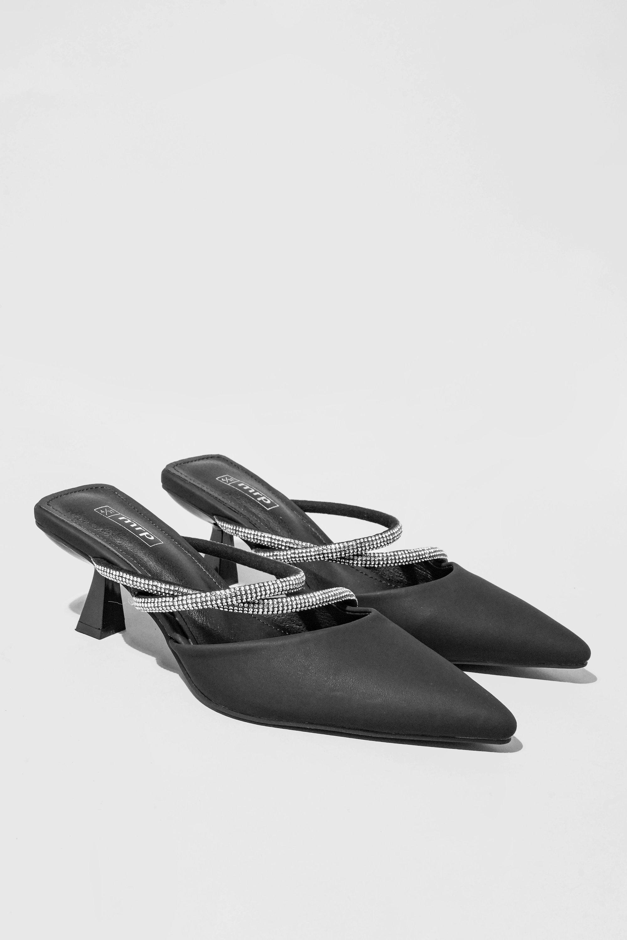 low heel court shoes