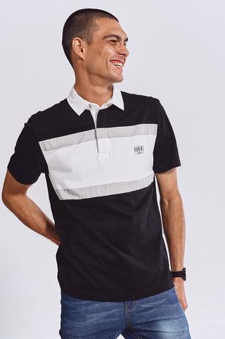 Colourblocked Golfer