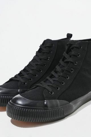 High Top Sneaker