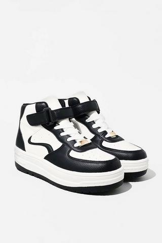High Top Sneaker