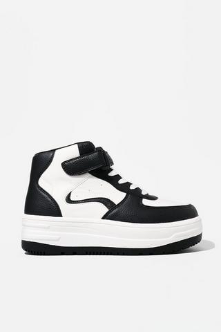 High Top Sneaker