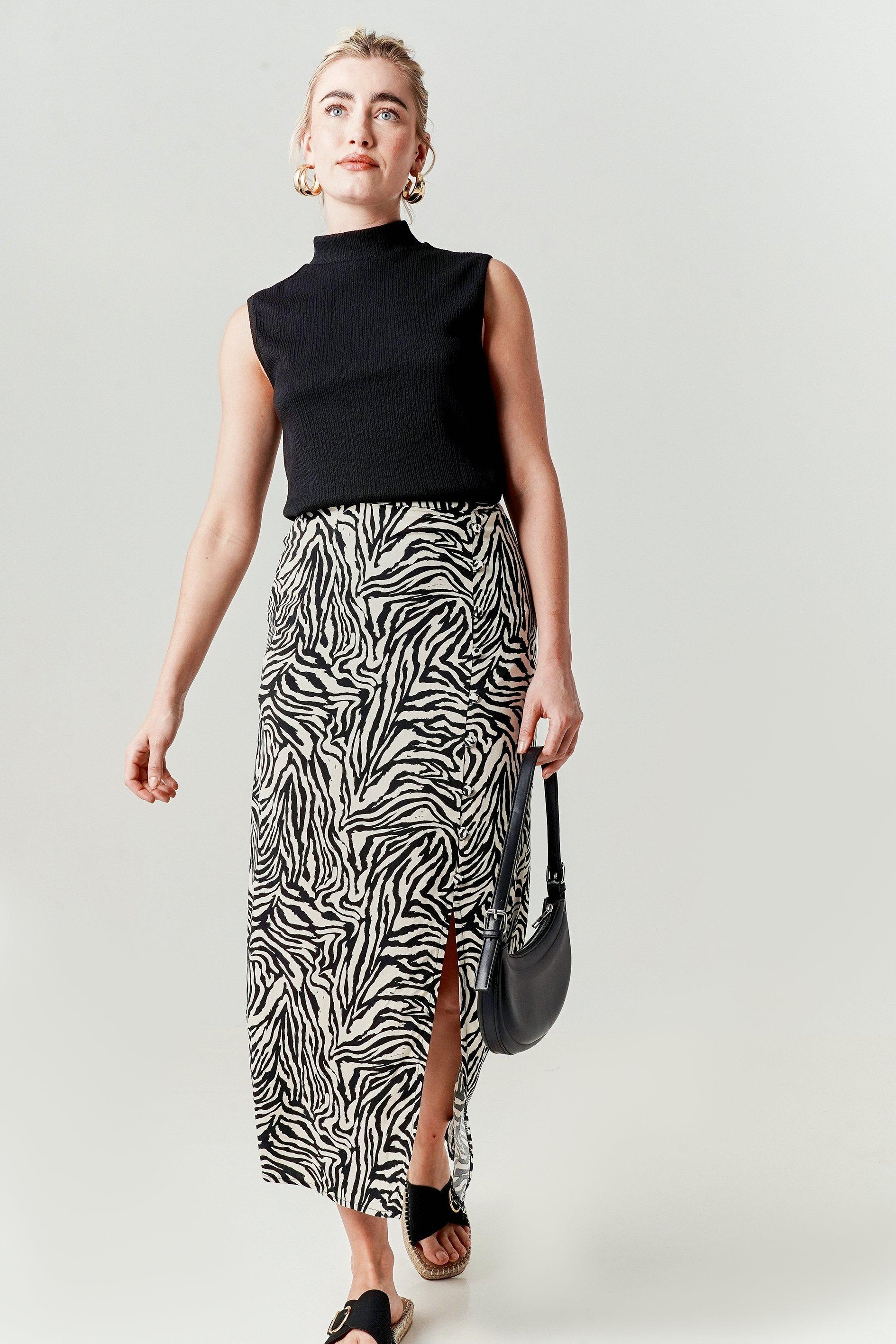 11967 Terracotta Button Detailed Midi Skirt