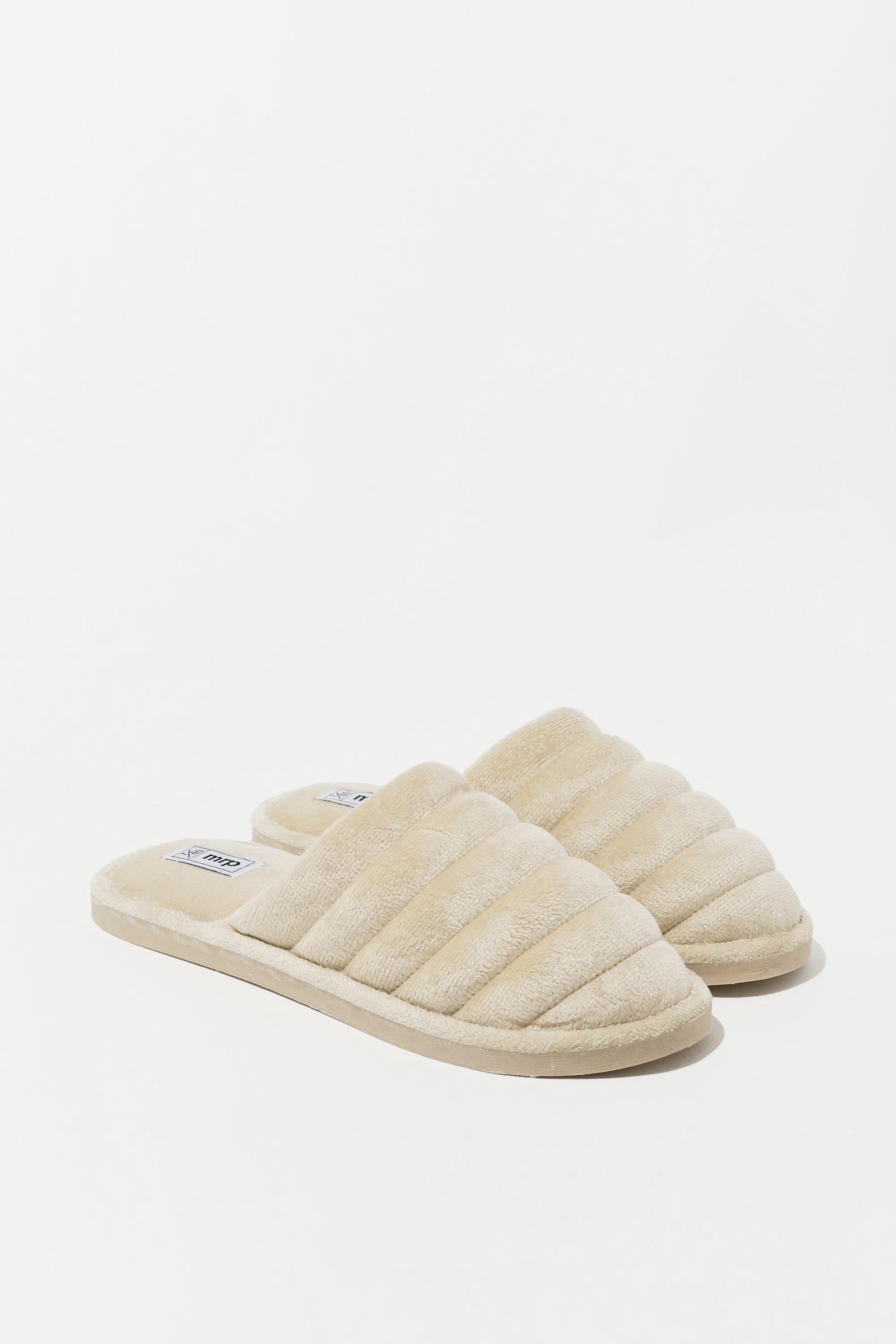 Dolce & Gabbana Beige Shetland Wool Red Quilted Slippers Shoes main image 0