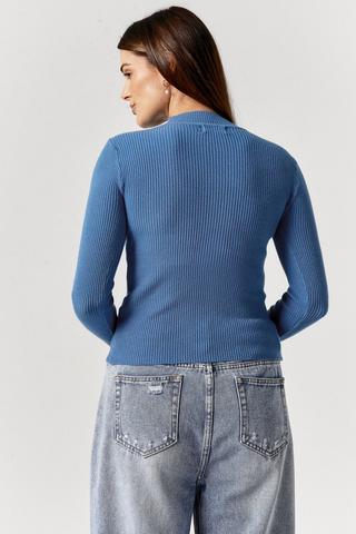 Turtle Neck Knit Top
