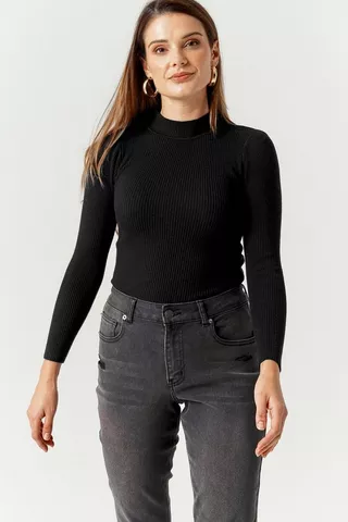 Knit Turtleneck Fitted Top