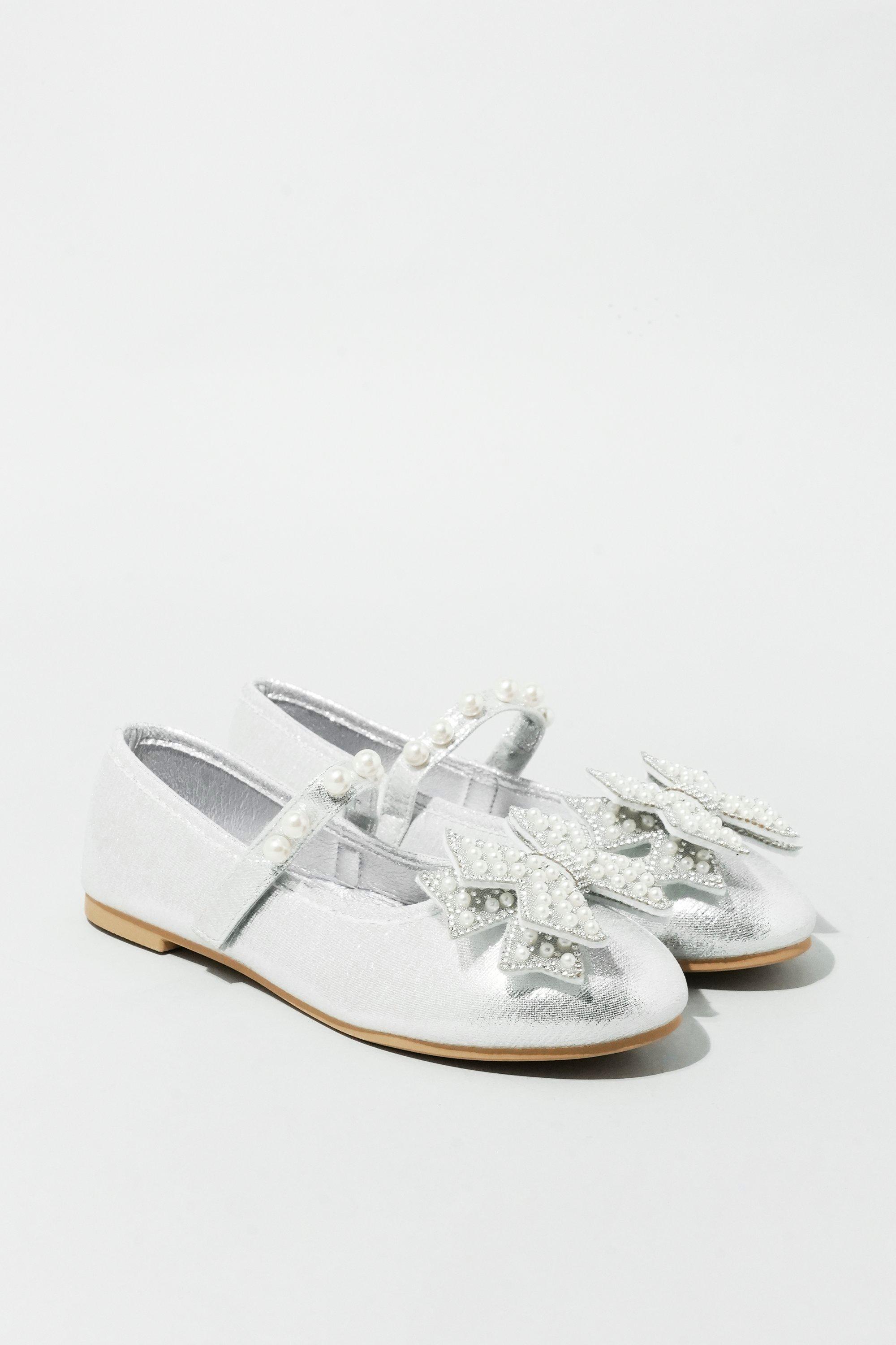 elasticated pump shoes