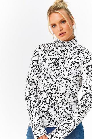 Fitted Turtle Neck Top