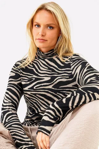 Fitted Turtle Neck Top