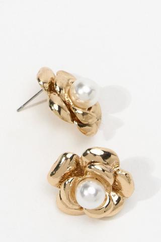 Stud Oyster-Beaded Earrings