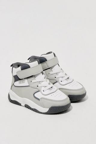 High Top Sneaker