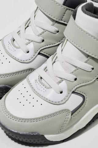 High Top Sneaker