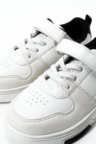 Sneaker