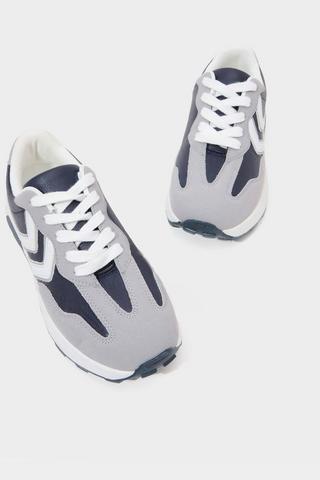 Trainer