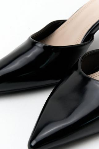 Slip-on Court Stiletto Heel
